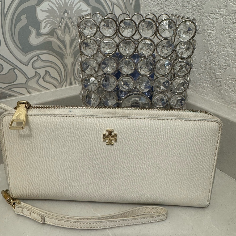 Tory Burch Large Wristlet Wallet Clutch Bone Color